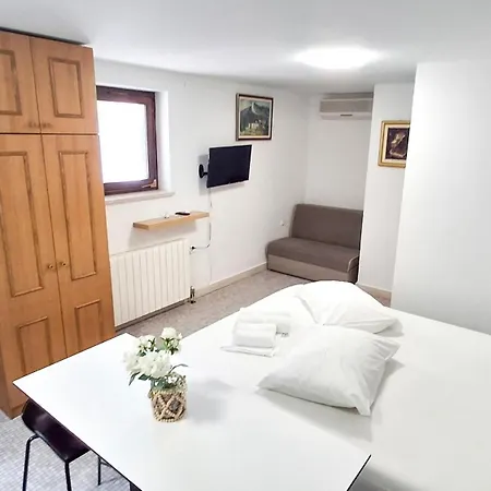 Veljko Guest house *